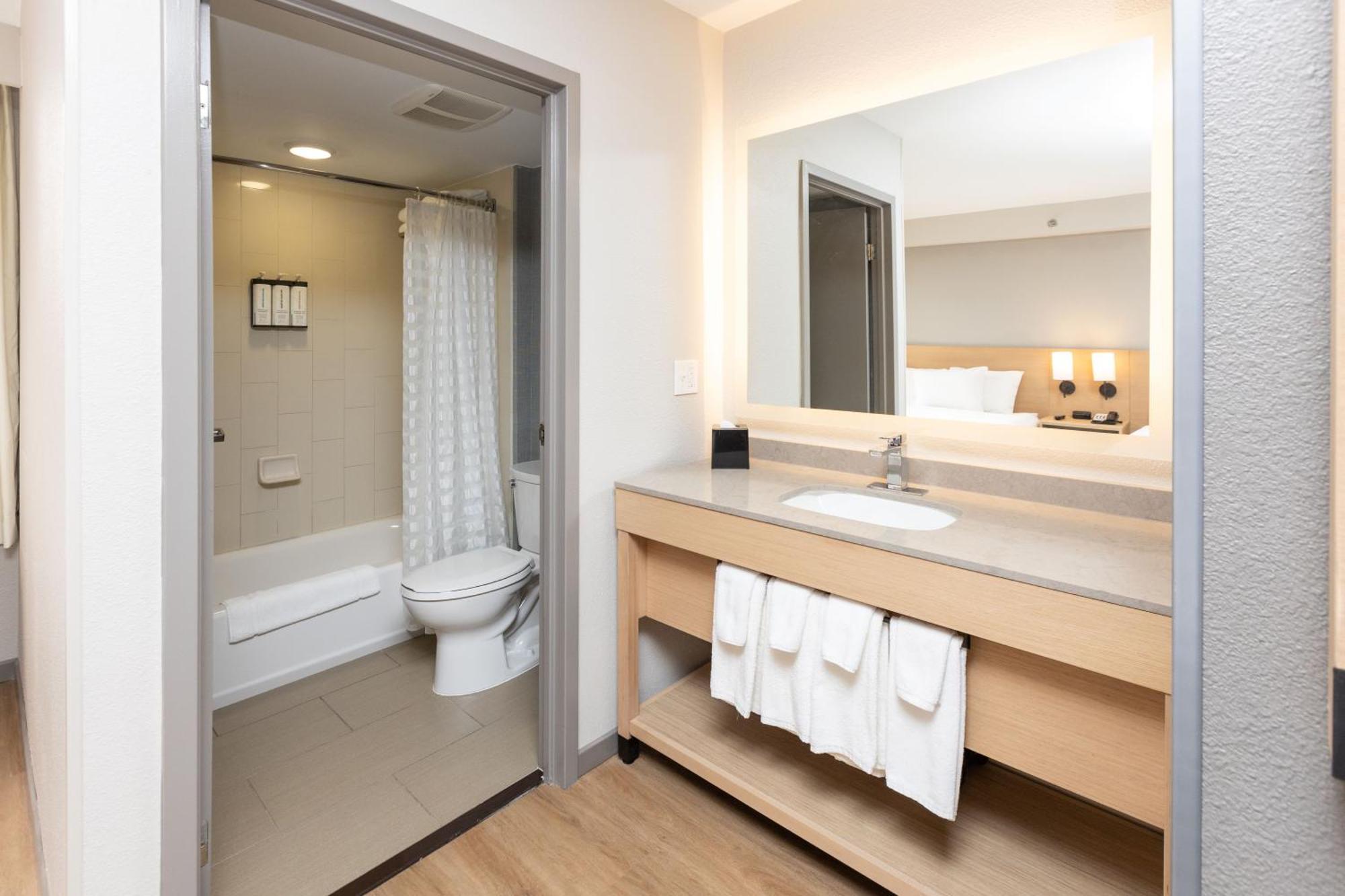 Hyatt Place Charlotte Arrowood Екстериор снимка