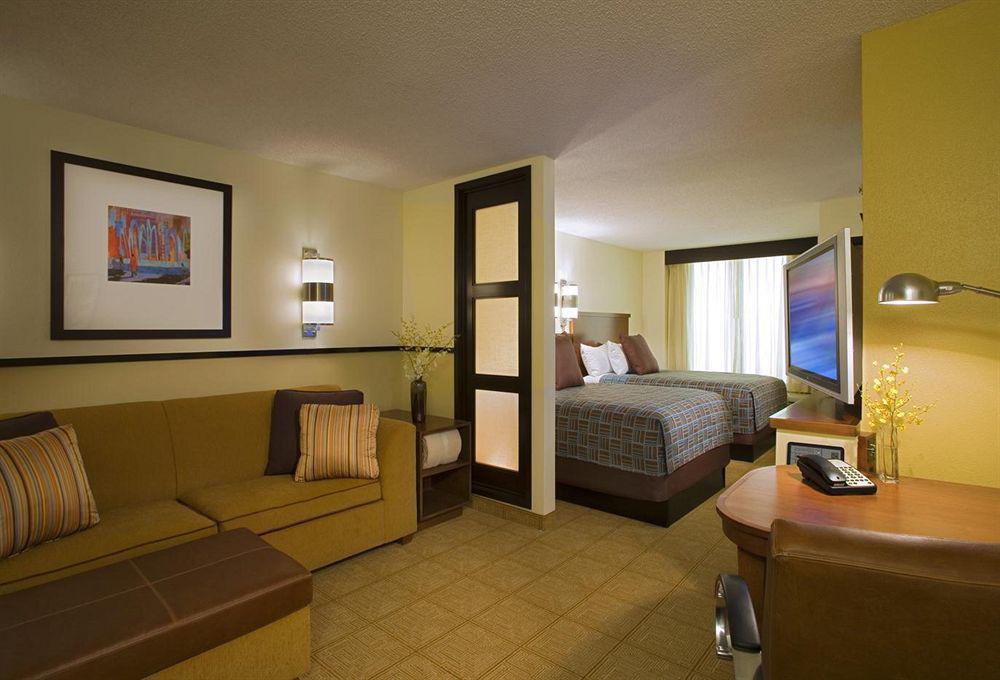 Hyatt Place Charlotte Arrowood Стая снимка